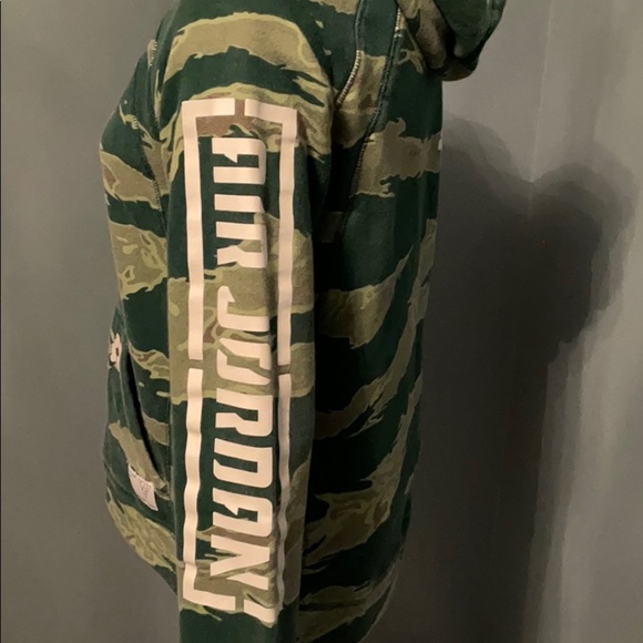 Air Jordan City of Flight Green Camo Floral Hoodie - Picture 4 of 8